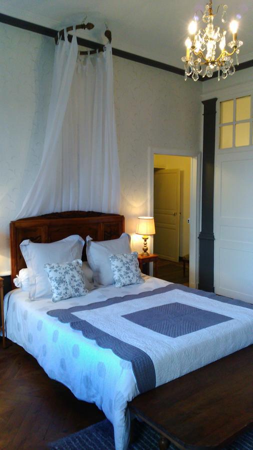 Bed and Breakfast Chateau De Bourrassol Menetrol Экстерьер фото